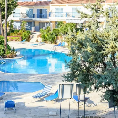 Daire Holiday Apartment Walking Distance To The Sea *